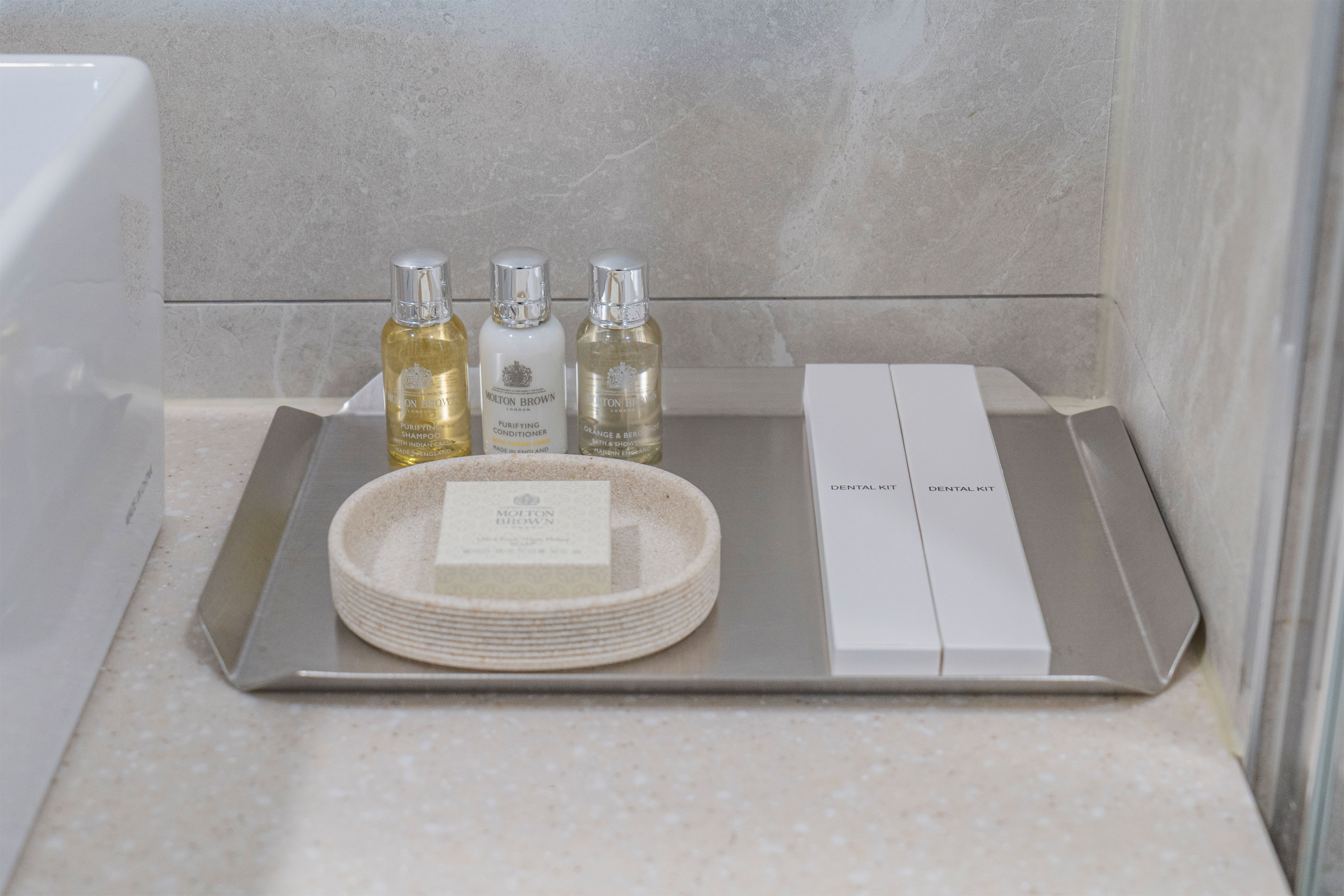 레드콩 미디엄 2606의 3F 웨이브 스위트